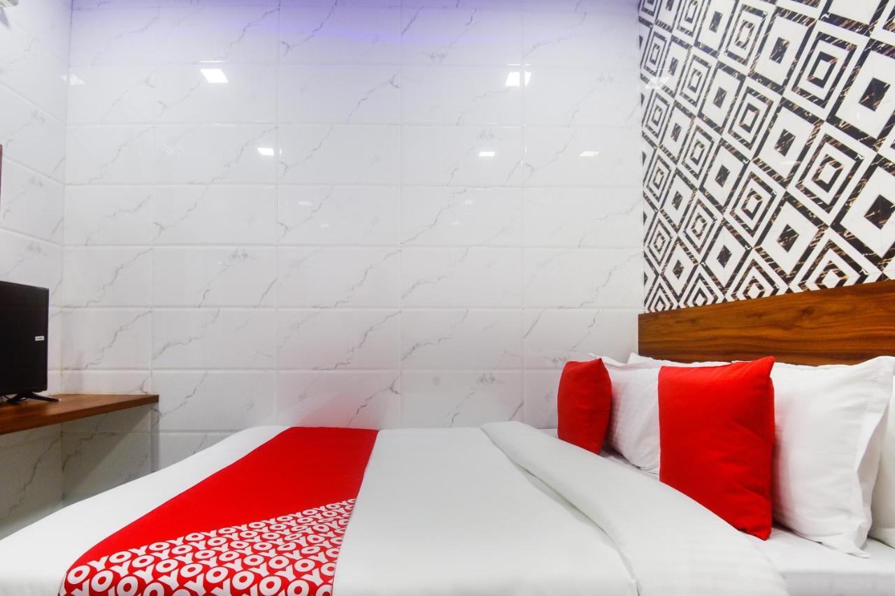Oyo 63295 T Junction Residency Hotel Bombaj Zewnętrze zdjęcie